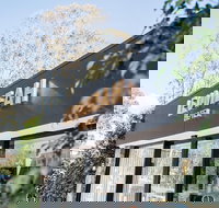 Leumeah Hotel - Sunshine Coast Tourism