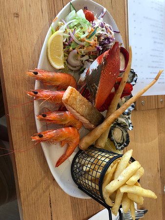 Salt Water Restaurant - Holiday Sunshine Coast 0