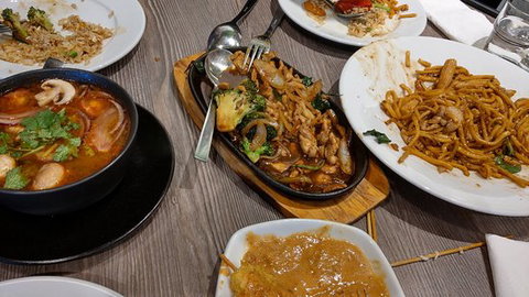 Willow Thai - Holiday Sunshine Coast 0