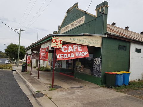 Halfway Cafe - Holiday Sunshine Coast 0