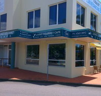 Living Gourmet Cafe - Holiday Sunshine Coast