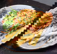 Elephant  Castle Hotel - Sunshine Coast Tourism