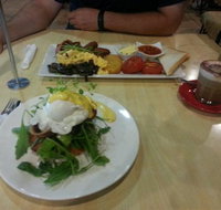 Ginger Root Cafe - Holiday Sunshine Coast