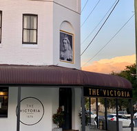 The Victoria Bathurst - Holiday Sunshine Coast