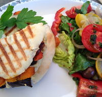Artisan on Lewis - Holiday Sunshine Coast