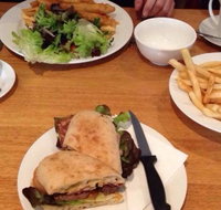 Cafe Book - Holiday Sunshine Coast
