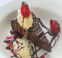 Harwood Hotel Restaurant - Sunshine Coast Tourism
