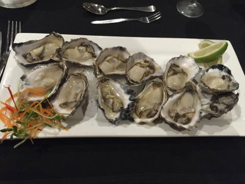 Victoria's Restaurant - Sunshine Coast Tourism 0