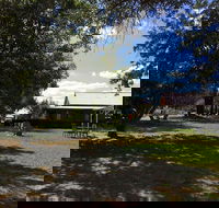 Vintage Vines Cafe - Holiday Sunshine Coast