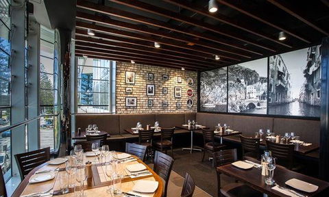 Luxe Bondi Bar - Sunshine Coast Tourism 0