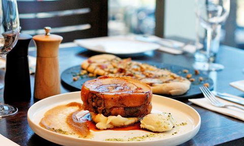 Luxe Bondi Bar - Sunshine Coast Tourism 4
