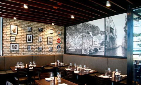 Luxe Bondi Bar - Sunshine Coast Tourism 5