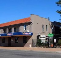 Albion Hotel - Holiday Sunshine Coast