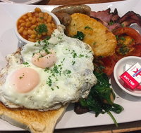 Dudley's Cafe - Holiday Sunshine Coast