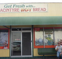 MacIntyre Hot Bread Shop - Holiday Sunshine Coast