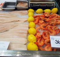 Molly's Seafood - Holiday Sunshine Coast
