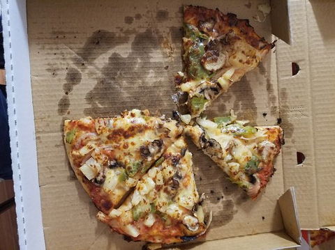 Pizza Inn - Holiday Sunshine Coast 0