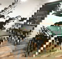 Raven Cafe  Grill - Sunshine Coast Tourism