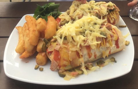 Rogue Carriage Cafe/Restaurant - Holiday Sunshine Coast 0