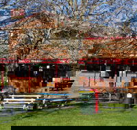 Snow Goose Hotel Adaminaby - Sunshine Coast Tourism