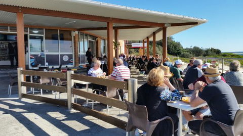 Beach Bums Cafe - Holiday Sunshine Coast 0