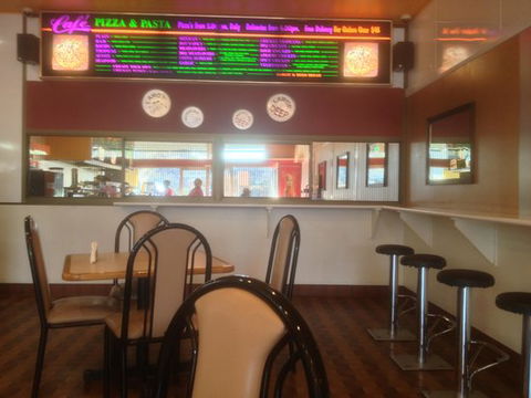 Cafe Pizza And Pasta - Holiday Sunshine Coast 0