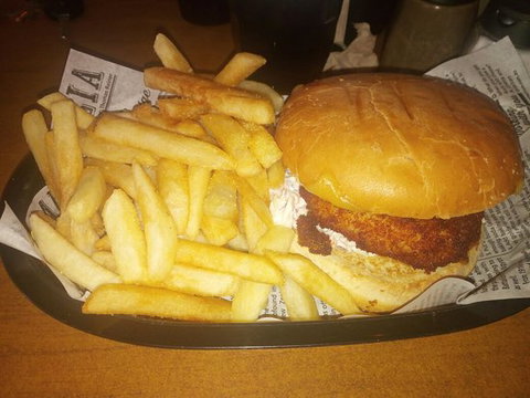 Finn & Co Cafe - Holiday Sunshine Coast 0