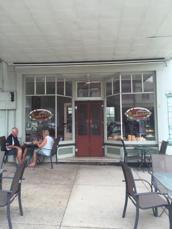 Gundagai Bakery - Sunshine Coast Tourism 0