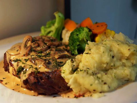 Hereford Steakhouse Char Grill - Holiday Sunshine Coast 0