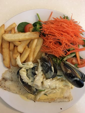 Olympic Hotel - Holiday Sunshine Coast 0