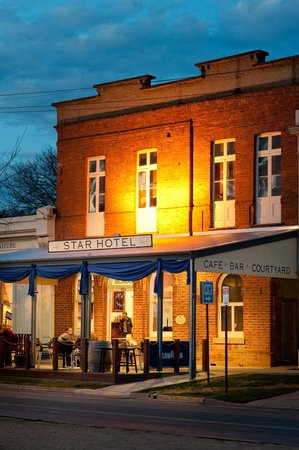 Star Hotel - Sunshine Coast Tourism 0