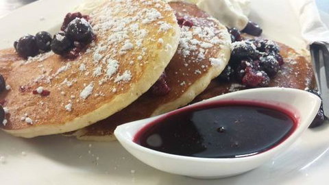 Tasty Treats @ Back Beach - Holiday Sunshine Coast 0