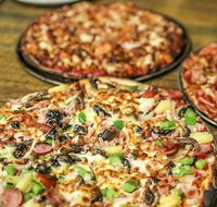 The cave wood fired pizza bar - Sunshine Coast Tourism