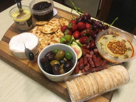 The Universal Eatery - Holiday Sunshine Coast 0