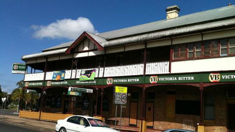 Australian Hotel Restaurant - Holiday Sunshine Coast 0