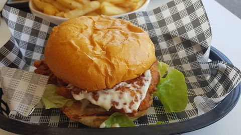 Drift Cafe - Holiday Sunshine Coast 0