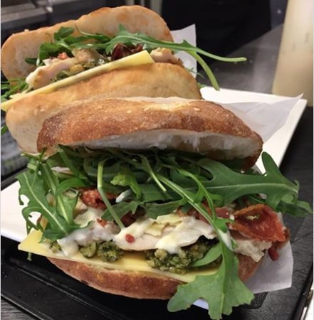 Dutch & Co - Holiday Sunshine Coast 0