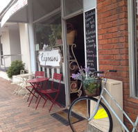 House Of Expressos - Holiday Sunshine Coast