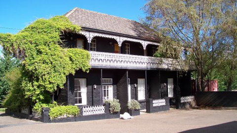 Top Pub Uralla - Sunshine Coast Tourism 0