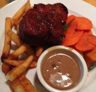 Top Town Tavern - Holiday Sunshine Coast