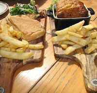 George Harcourt Inn - Sunshine Coast Tourism