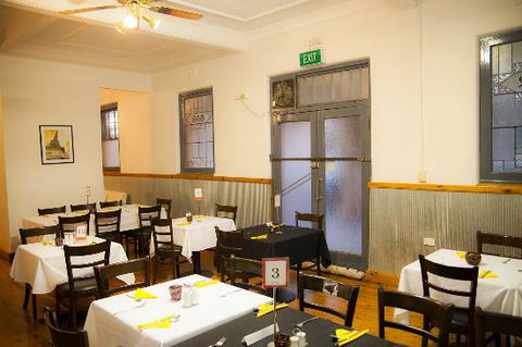 Kelly Bistro, Royal Mail Hotel - Holiday Sunshine Coast 0