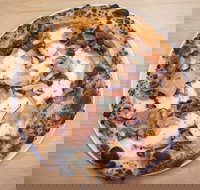 Pizza Artigiana - Holiday Sunshine Coast