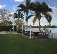Riverview Hotel - Holiday Sunshine Coast