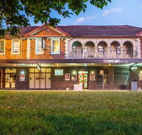 Swansea Hotel - Holiday Sunshine Coast