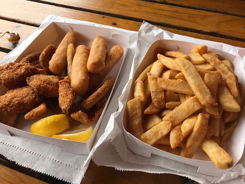 Tuross Boatshed & Cafe - Holiday Sunshine Coast 0
