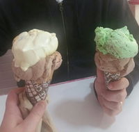 Annie's Old Fashioned Ice Cream Parlour - Holiday Sunshine Coast