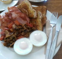 Barney's of Bookham - Holiday Sunshine Coast