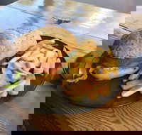 Buzz cafe and Grill - Holiday Sunshine Coast