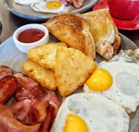 Caph's Restaurant  Cafe Bar - Sunshine Coast Tourism